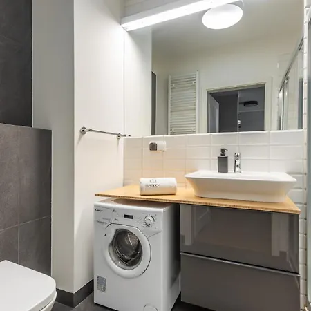 Jaglana With Parking & Apartman