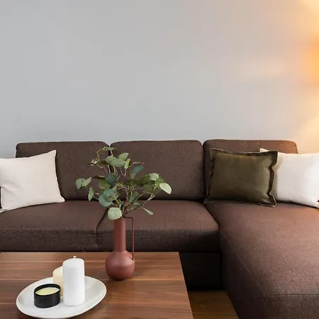 Jaglana With Parking & Apartment